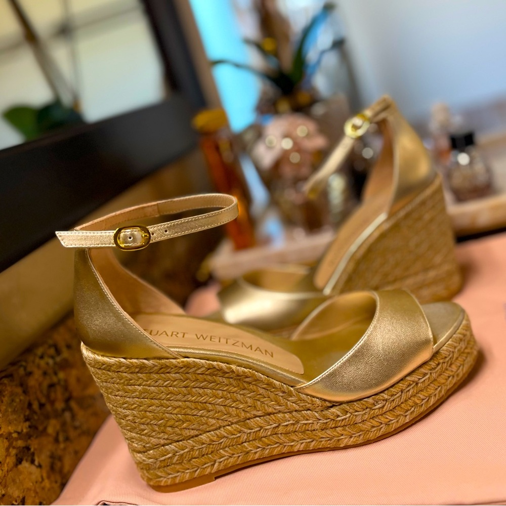 Stuart Weitzman
Nudistcurve Espadrille Wedge - Size 10 **NEW**